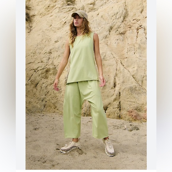 FP Movement by Free People Pants - FP Movement Hot Shot Relaxed Set - Lemongrass Size Large Like New Retail $70